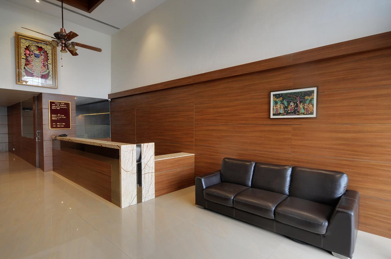 ศรีชี วาติกา Hotel สุรัต ภายนอก รูปภาพ