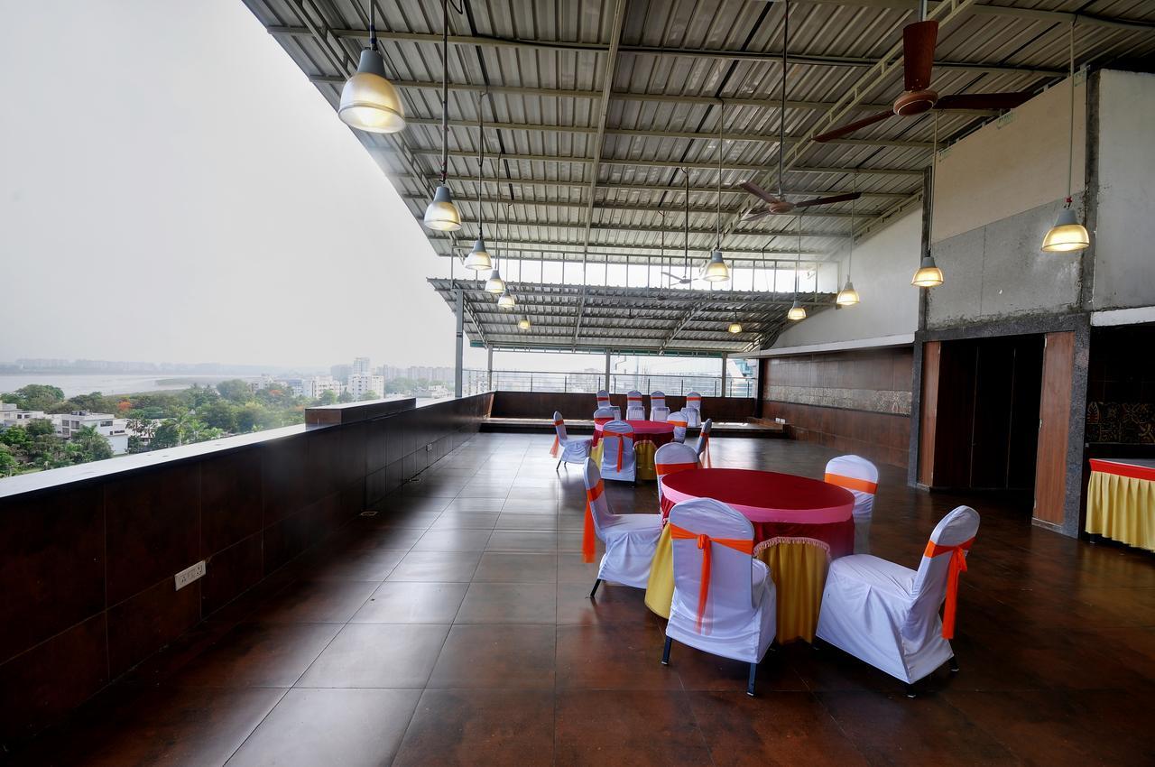 ศรีชี วาติกา Hotel สุรัต ภายนอก รูปภาพ