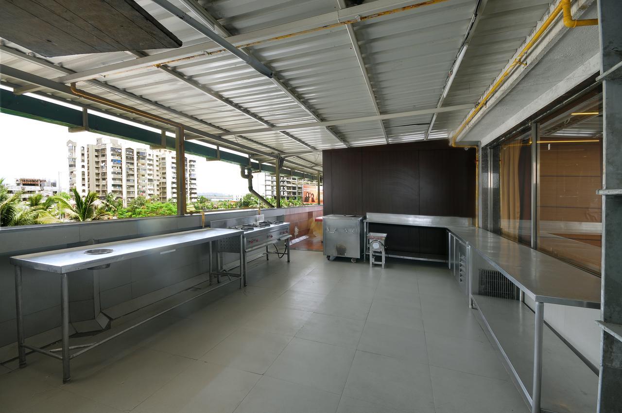 ศรีชี วาติกา Hotel สุรัต ภายนอก รูปภาพ