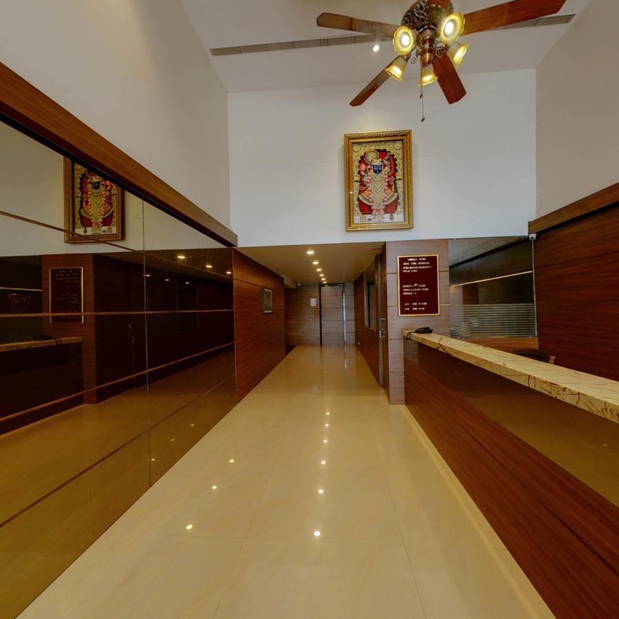 ศรีชี วาติกา Hotel สุรัต ภายนอก รูปภาพ
